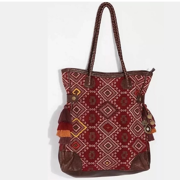 NEW Free People Luma Tapestry Leather Tote Bag Z467-1 - Picture 3 of 8